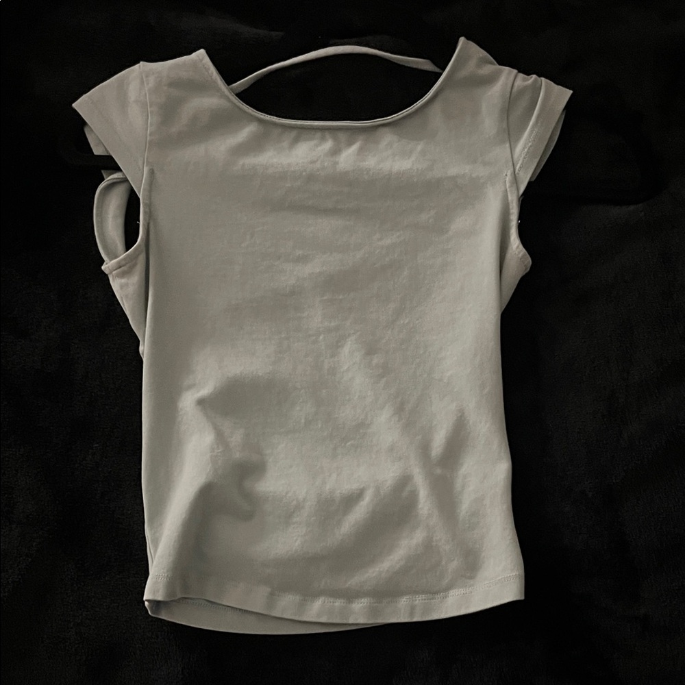 Chic Women's Short Sleeve Top in Light green/gray backless